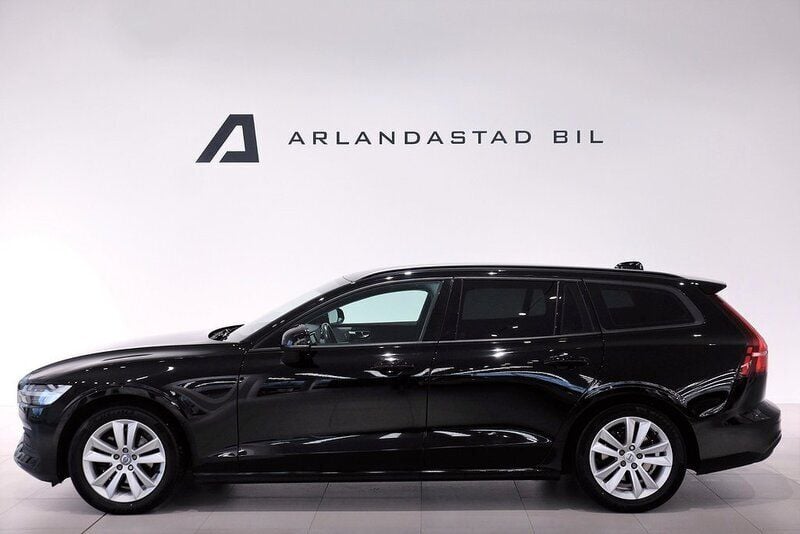 Svart (svart ) Begagnad 2018 Volvo V60 Kombi | 198 900 kr (Marknadspris) - Bild 1/4