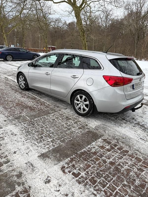 Begagnad Kia Ceed Sportswagon 128 HK (94 kW) 2014 Kombi