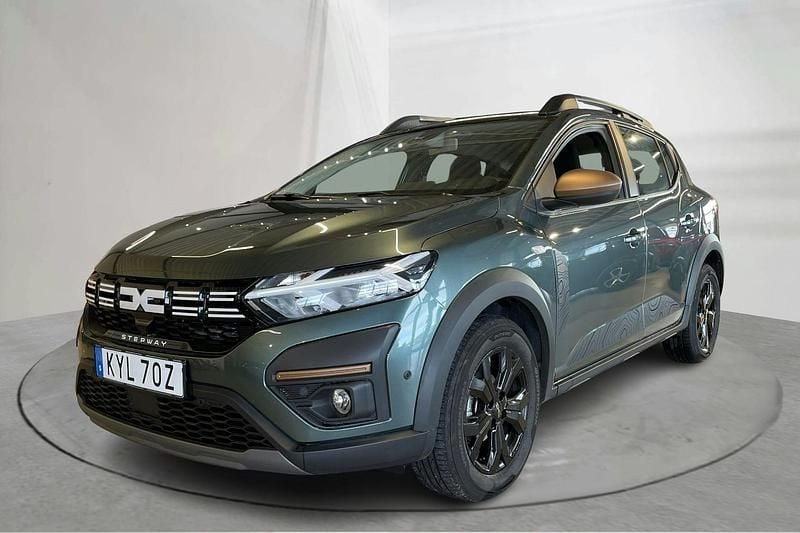 Grön Begagnad 2023 Dacia Sandero Stepway | 179 000 kr (Lite dyr) - Bild 1/4