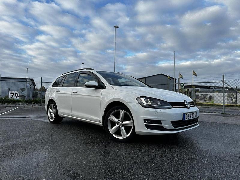 Vit Begagnad 2015 VW Golf VII Kombi | 39 500 kr (Superpris) - Bild 1/4