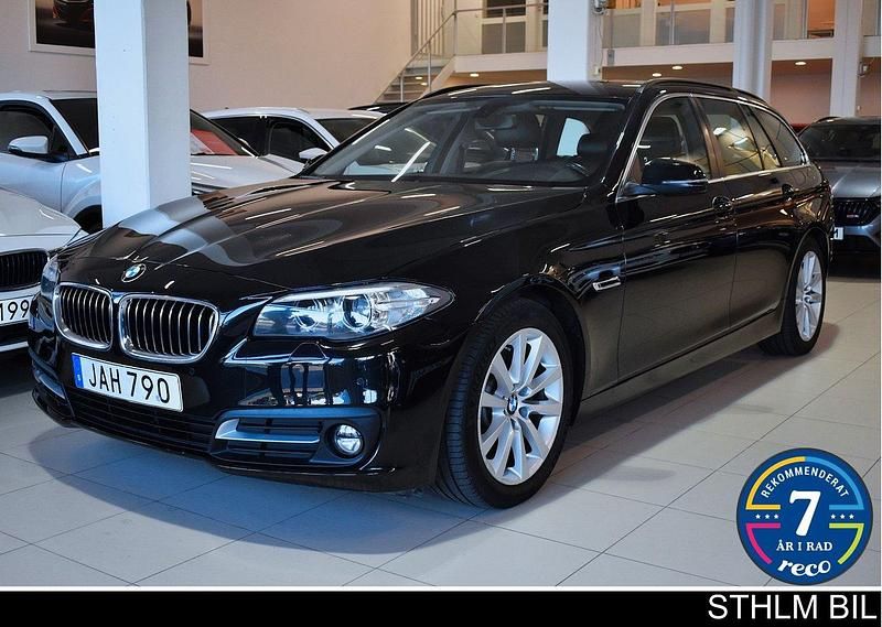 Svart Begagnad 2016 BMW 520 M Sport Kombi | 174 900 kr (Bra pris) - Bild 1/4