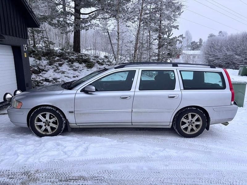 Begagnad 2004 Volvo V70 Kombi | 18 000 kr (Bra pris) - Bild 1/4