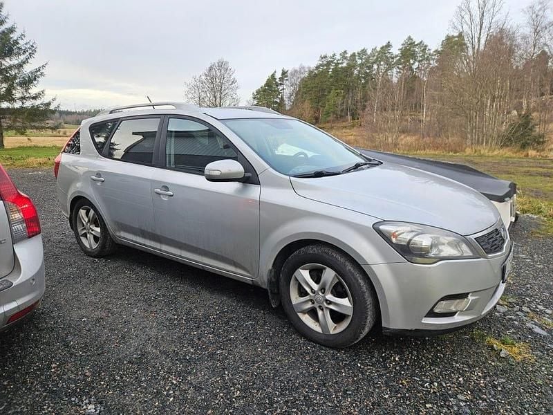 Begagnad 2010 Kia Ceed Sportswagon Kombi | 27 000 kr (Bra pris) - Bild 1/4