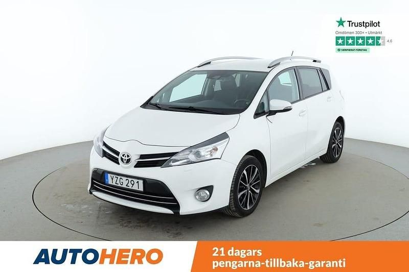 Vit Begagnad 2017 Toyota Verso Minibuss | 147 000 kr (Marknadspris) - Bild 1/4