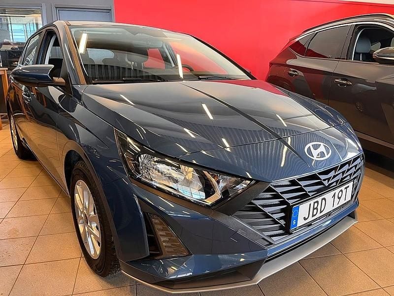 Begagnad Hyundai i20 Essential 84 HK (61 kW) 2024 Blå Halvkombi