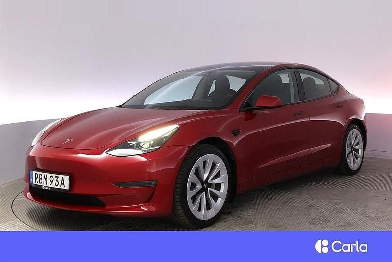 Röd Begagnad 2023 Tesla Model 3 Long Range AWD Sedan | 334 900 kr (Marknadspris) - Bild 1/4