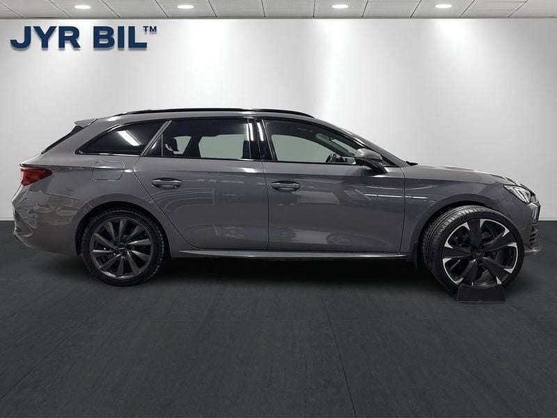 Begagnad Cupra Leon 245 HK (180 kW) 2021 Grå