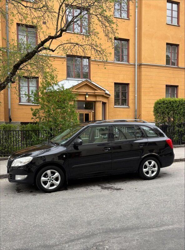 Svart Begagnad 2013 Skoda Fabia Elegance Kombi | 42 000 kr (Bra pris) - Bild 1/4