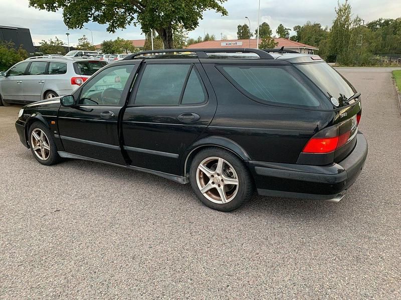 Svart Begagnad 2000 Saab 9-5 Kombi | 14 900 kr - Bild 1/1