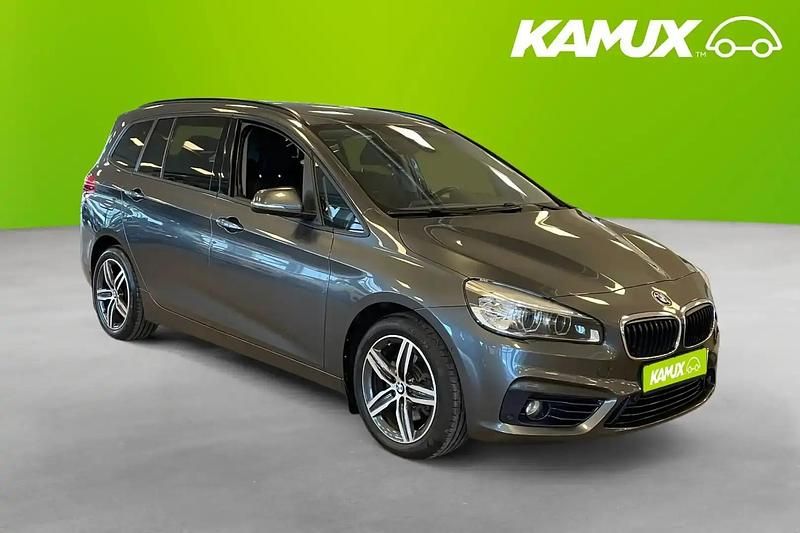 Grå Begagnad 2016 BMW 218 Gran Tourer Sport Line Minibuss | 109 800 kr (Superpris) - Bild 1/4