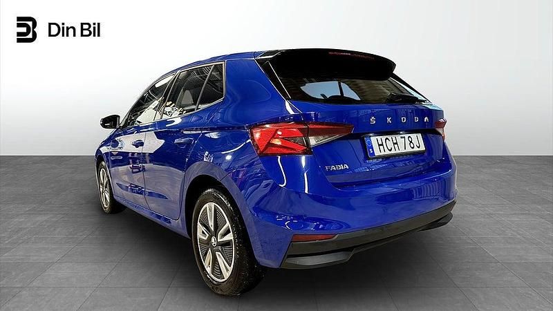 Begagnad Skoda Fabia Style 110 HK (80 kW) 2022 Energy blue Halvkombi