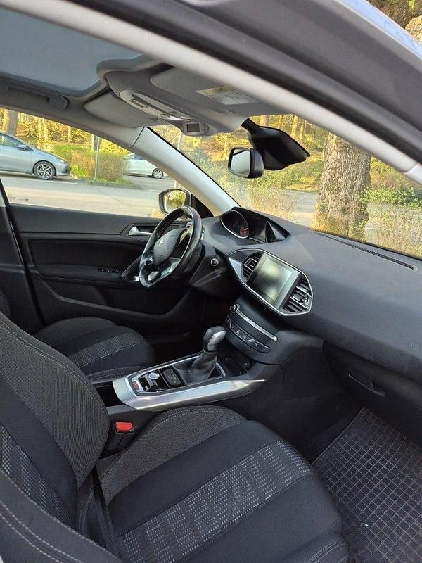 Begagnad Peugeot 308 SW Allure 150 HK (110 kW) 2015 Kombi