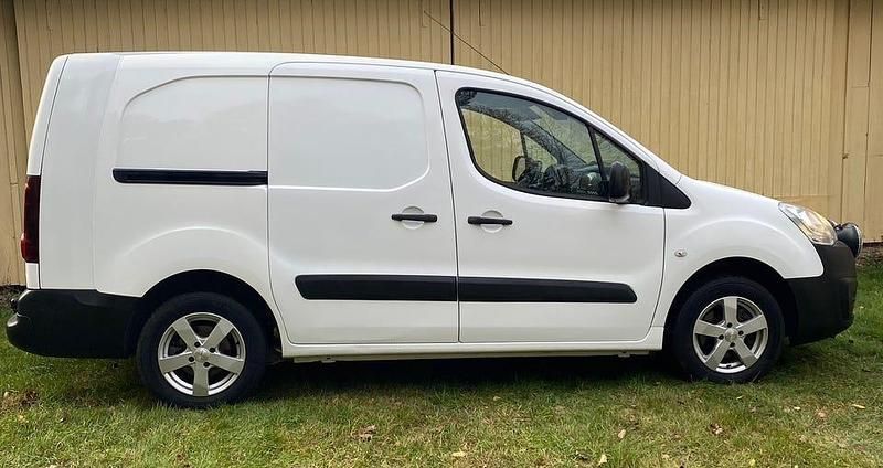 Begagnad 2016 Peugeot Partner Van | 83 000 kr (Lite dyr) - Bild 1/4