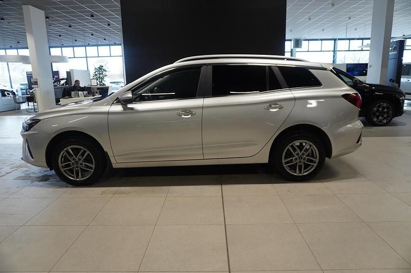 Begagnad MG MG5 EV Comfort 130 kW (177 HK) 2022 Grå Kombi