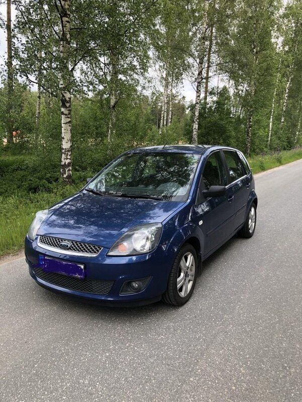 Blå Begagnad 2008 Ford Fiesta Halvkombi | 31 000 kr (Marknadspris) - Bild 1/4