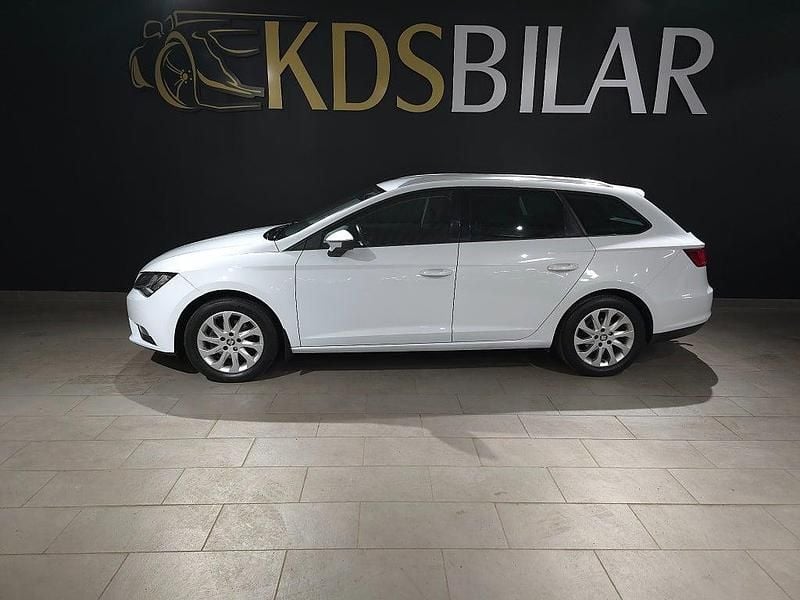 Vit Begagnad 2014 Seat Leon ST Style Kombi | 79 500 kr (Marknadspris) - Bild 1/4
