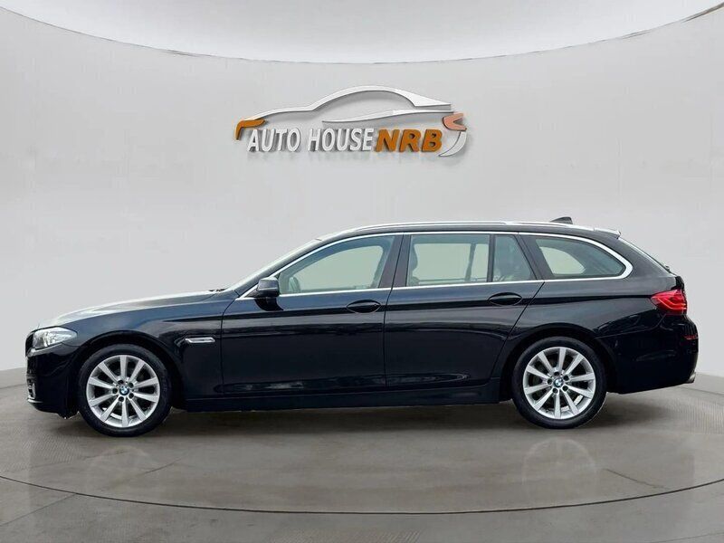 Svart Begagnad 2017 BMW 520 Kombi | 179 900 kr (Marknadspris) - Bild 1/4