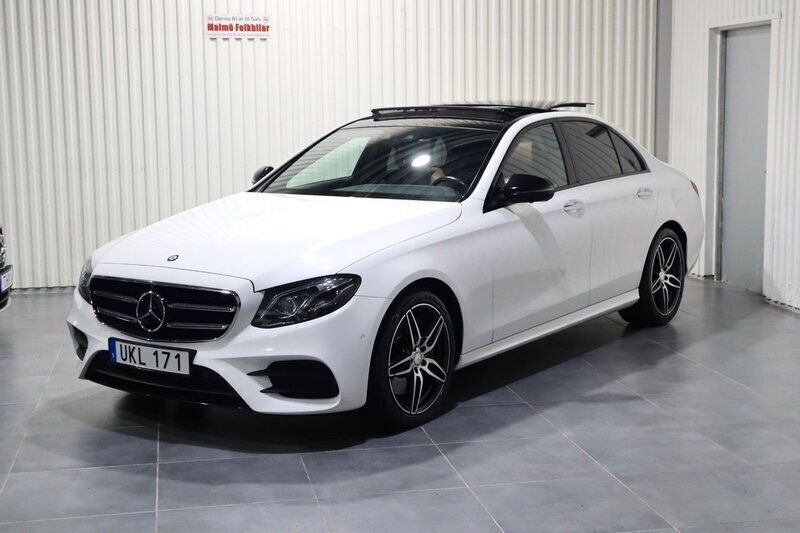 Vit Begagnad 2016 Mercedes E350 AMG line Sedan | 363 000 kr (Marknadspris) - Bild 1/4