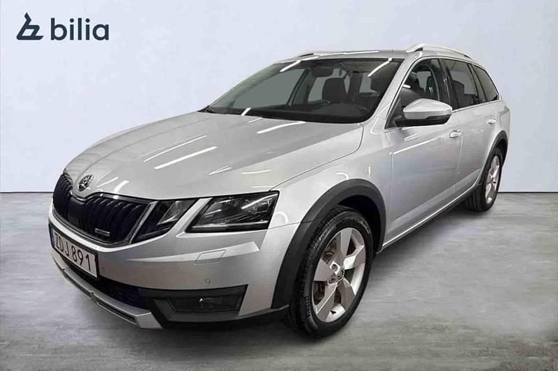 Silver Begagnad 2018 Skoda Octavia Scout Kombi | 238 500 kr (Marknadspris) - Bild 1/1