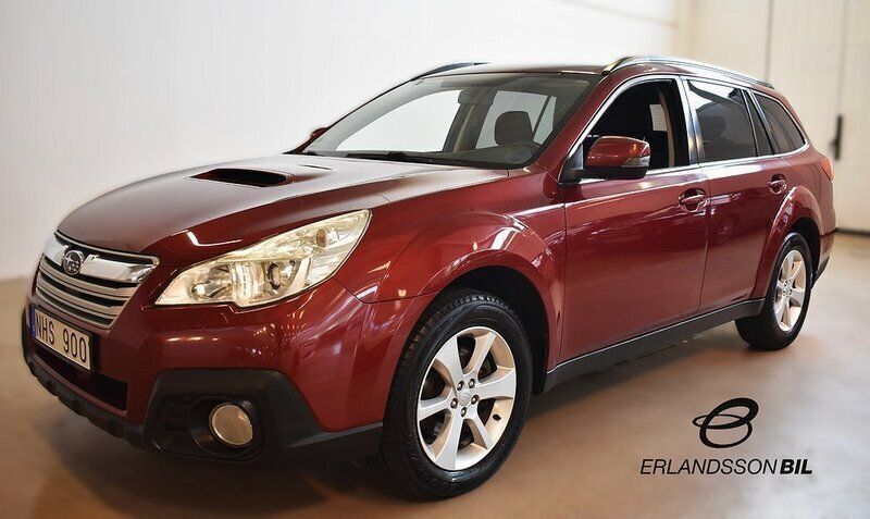 Ljusröd (röd) Begagnad 2013 Subaru Outback SUV | 99 900 kr (Marknadspris) - Bild 1/4