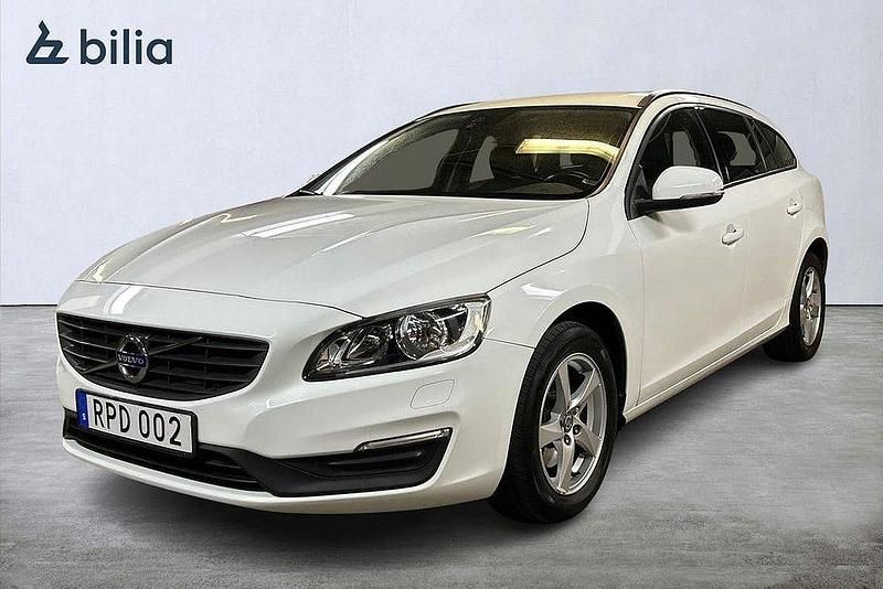 Vit Begagnad 2015 Volvo V60 Kinetic Kombi | 139 900 kr (Marknadspris) - Bild 1/3