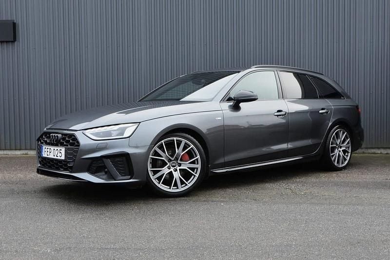 Grå Begagnad 2022 Audi A4 Competition Kombi | 349 900 kr (Bra pris) - Bild 1/4