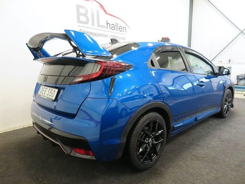 Begagnad Honda Civic Sport 120 HK (88 kW) 2016 Blå Halvkombi
