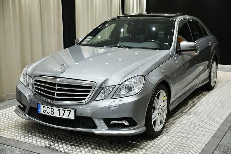 Grå metallic Begagnad 2010 Mercedes E350 AMG Sedan | 119 900 kr (Marknadspris) - Bild 1/4