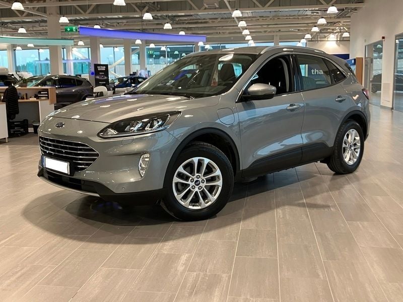 Grå Begagnad 2023 Ford Kuga Titanium SUV | 379 900 kr - Bild 1/4