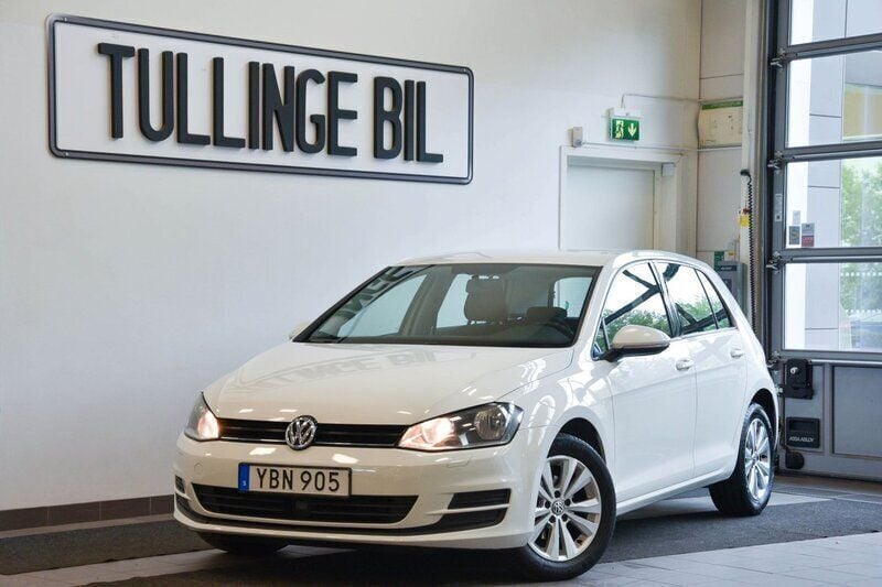 Vit Begagnad 2015 VW Golf VII Halvkombi | 99 900 kr (Marknadspris) - Bild 1/2