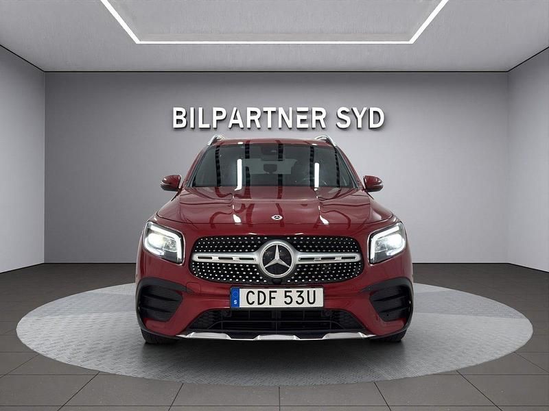 Röd Begagnad 2021 Mercedes GLB200 AMG SUV | 339 900 kr (Superpris) - Bild 1/4