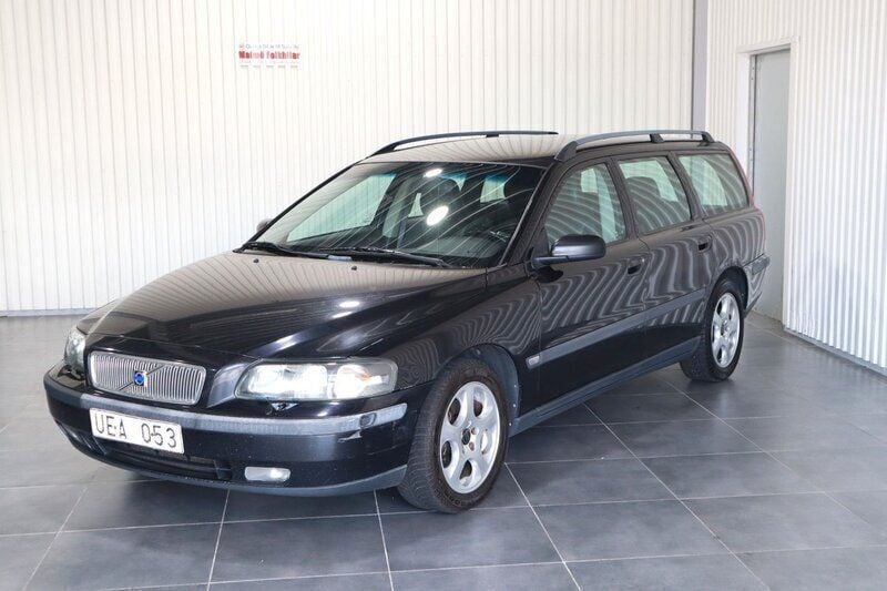 Begagnad Volvo V70 Business Edition 141 HK (103 kW) 2003 Svart Kombi