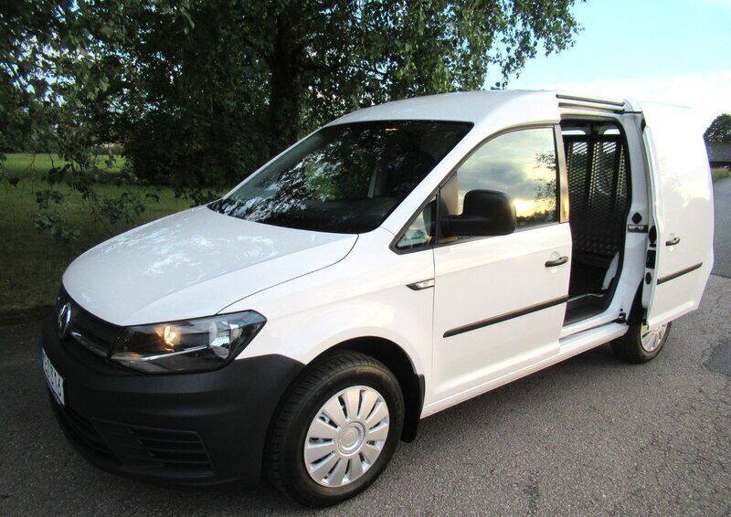 Vit Begagnad 2016 VW Caddy Minibuss | 118 750 kr (Bra pris) - Bild 1/4