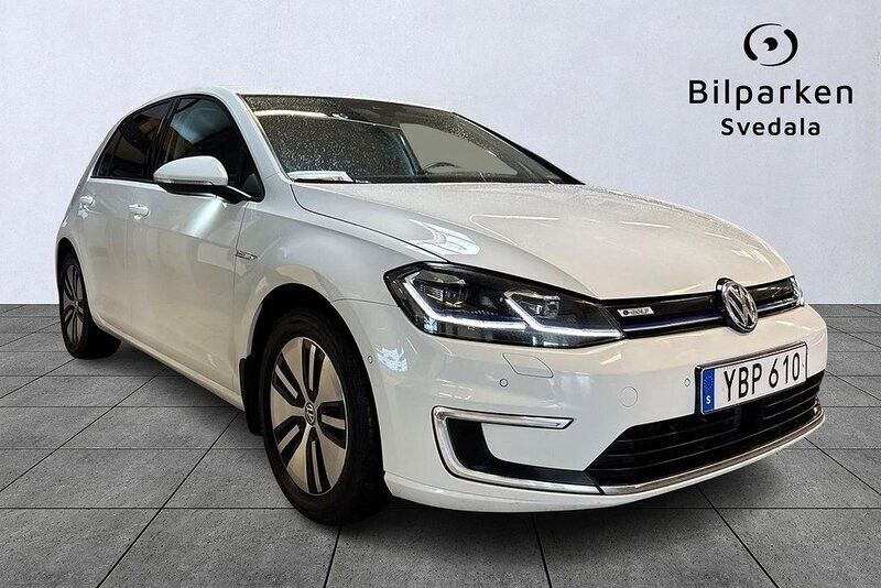 Vit Begagnad 2017 VW e-Golf Halvkombi | 159 990 kr (Lite dyr) - Bild 1/4