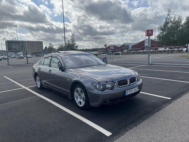 Grå Begagnad 2002 BMW 745 Sport Line Sedan | 55 000 kr - Bild 1/4