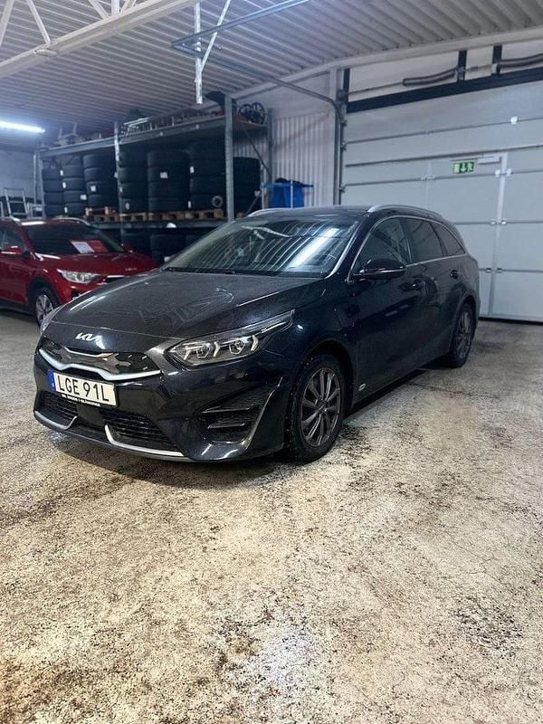 Begagnad Kia Ceed Sportswagon Advance 143 HK (105 kW) 2022 Svart Kombi