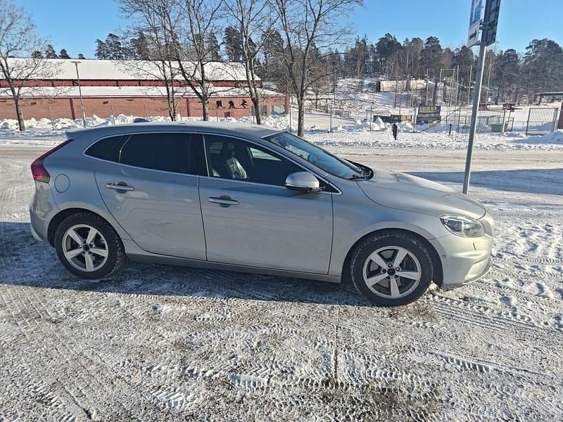 Begagnad Volvo V40 R-Design 177 HK (130 kW) 2013