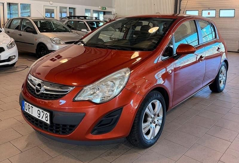 Begagnad Opel Corsa Enjoy 86 HK (63 kW) 2011 Brun Halvkombi
