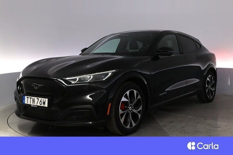 Svart Begagnad 2022 Ford Mustang Mach-E Standard Range SUV | 329 900 kr (Bra pris) - Bild 1/3