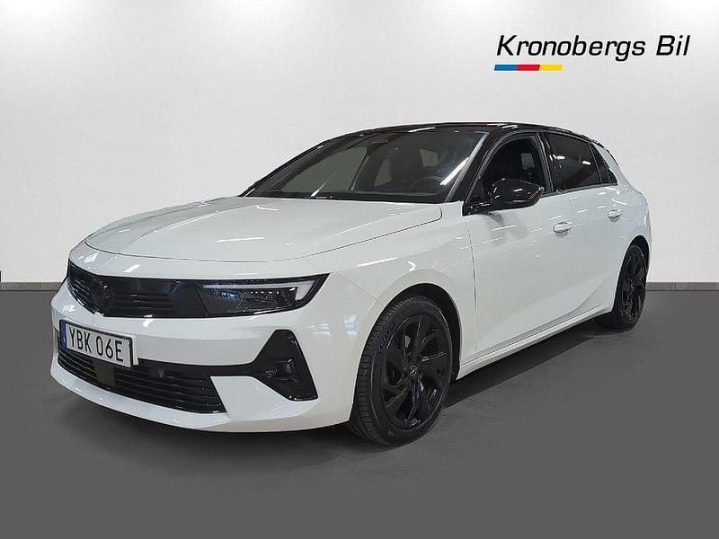 Vit Begagnad 2024 Opel Astra Halvkombi | 249 500 kr (Marknadspris) - Bild 1/4