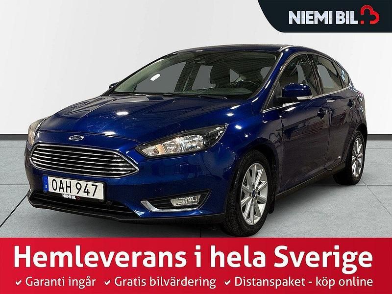Blå Begagnad 2016 Ford Focus Titanium Halvkombi | 99 900 kr (Marknadspris) - Bild 1/3