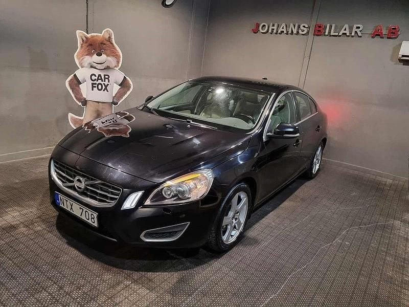 Svart Begagnad 2011 Volvo S60 Momentum Sedan | 87 900 kr (Marknadspris) - Bild 1/4