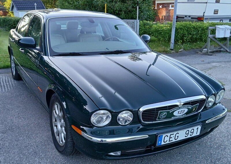 Grön Begagnad 2003 Jaguar XJ Sedan | 125 000 kr - Bild 1/3