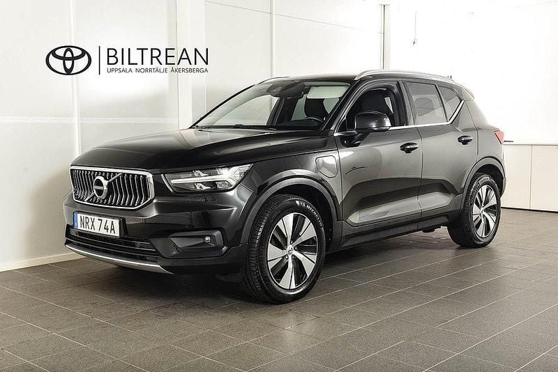 Svart Begagnad 2021 Volvo XC40 Inscription SUV | 269 900 kr (Superpris) - Bild 1/4