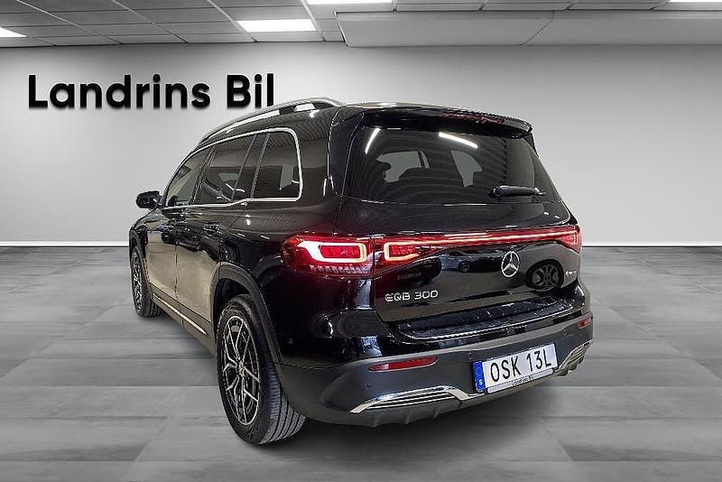 Begagnad Mercedes EQB300 AMG 167 kW (228 HK) 2023 Svart SUV