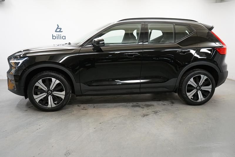 Begagnad Volvo XC40 Single Motor 175 kW (238 HK) 2023 Svart SUV