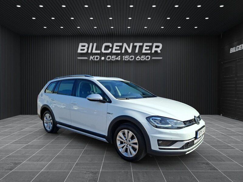 Vit Begagnad 2019 VW Golf Alltrack Kombi | 179 900 kr (Marknadspris) - Bild 1/4