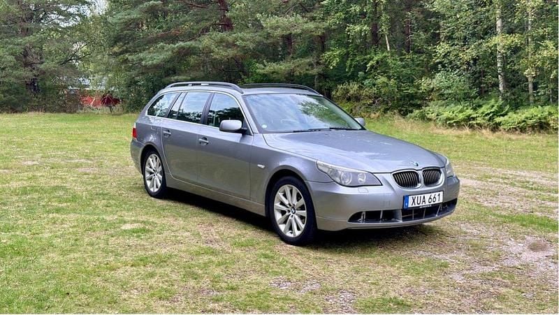 Grå Begagnad 2006 BMW 525 Kombi | 36 000 kr (Bra pris) - Bild 1/4