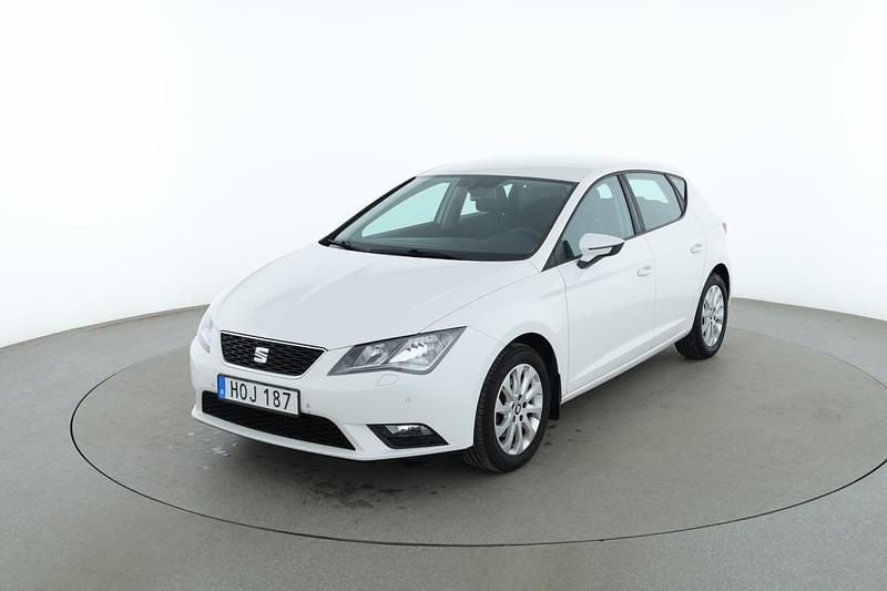 Vit Begagnad 2014 Seat Leon Style Halvkombi | 85 000 kr (Marknadspris) - Bild 1/4