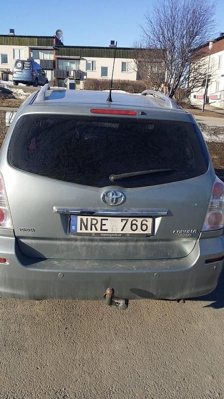 Gră Begagnad 2009 Toyota Corolla Verso Minibuss | 47 000 kr (Marknadspris) - Bild 1/1